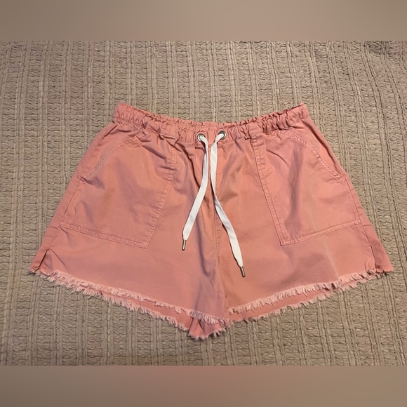 No Boundaries Pants - NO BOUNDARIES. SALMON PINK SHORTS Drawstring/Elastic waistband  Size XXL (19)